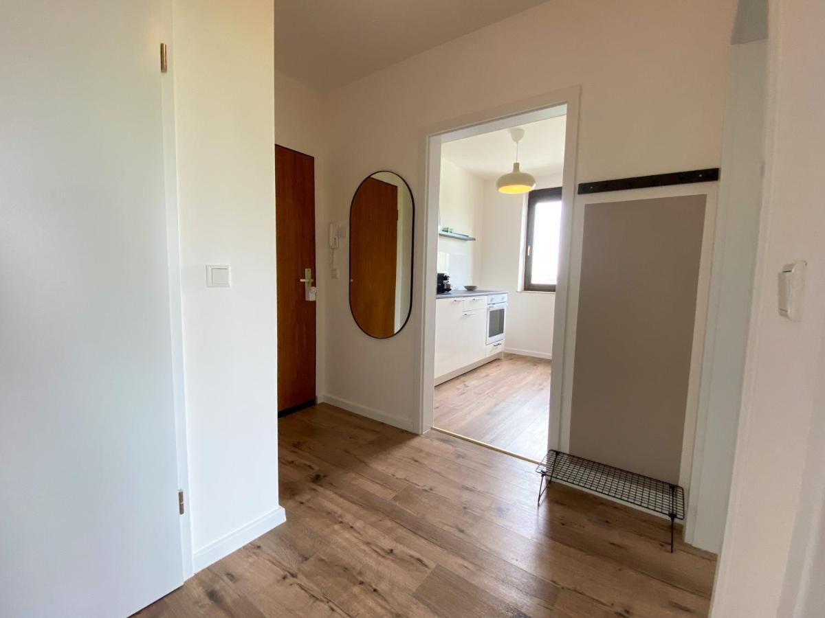 Schoene Wohnung Mit Rheinblick/Duesseldorf/Neuss/Messe Exterior photo