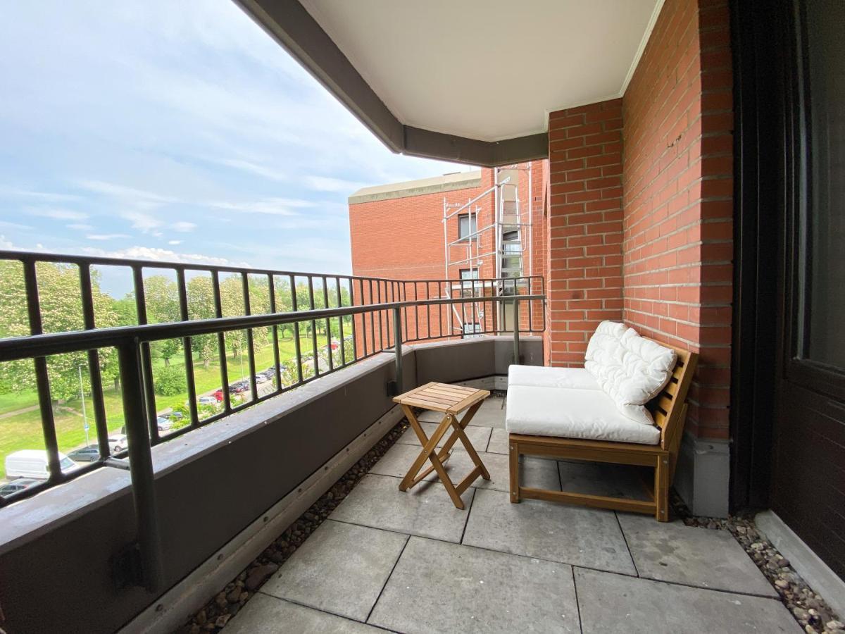 Schoene Wohnung Mit Rheinblick/Duesseldorf/Neuss/Messe Exterior photo
